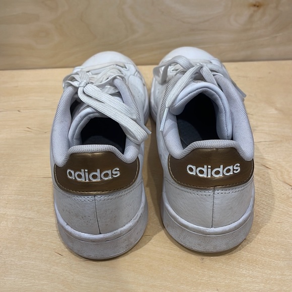 Women’s Adidas Cloudfoam shoes - Picture 2 of 4